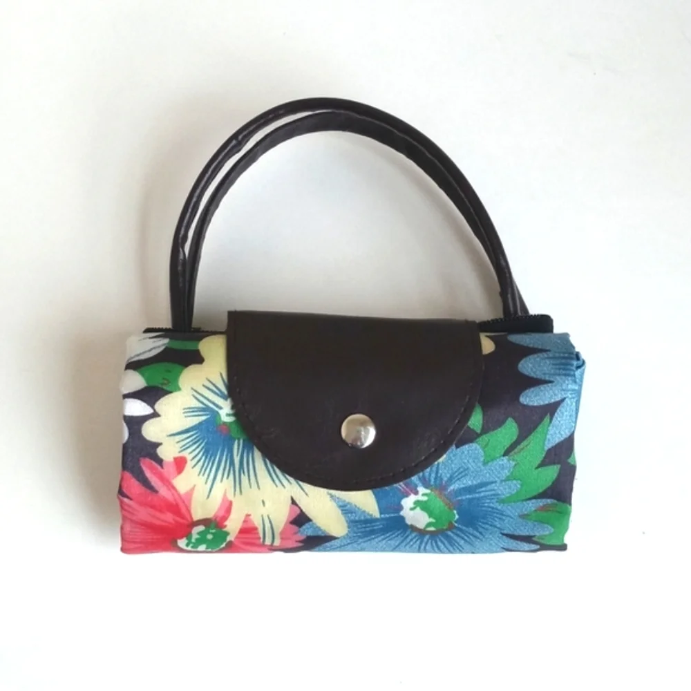 Travel Foldable Floral Vinyl Tote Bag with 3 Matching Pouches